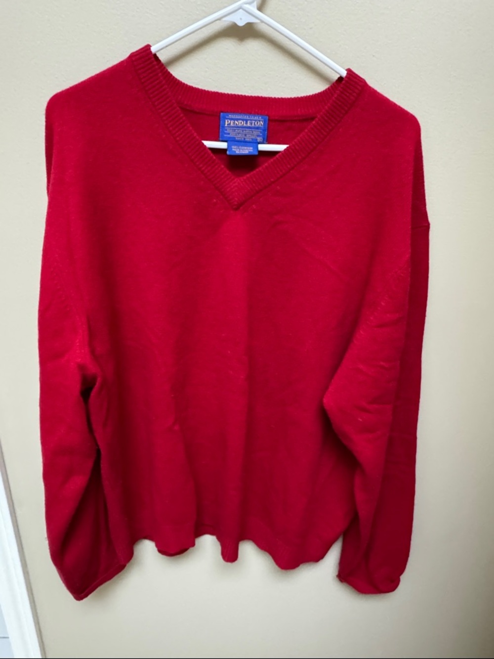 Pendleton Men's Bright Red V-Neck Sweater 100% cashmere